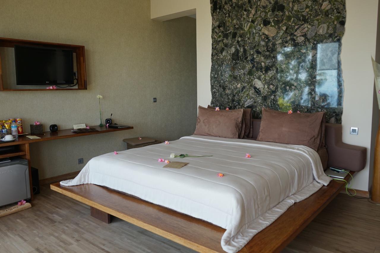 The Puncak Lombok Hotel Senggigi Bagian luar foto